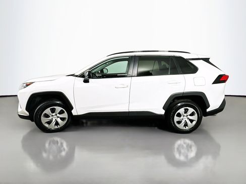 Used 2021 Toyota RAV4 LE image 4