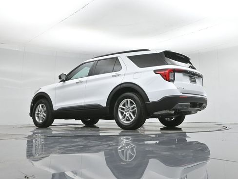 New 2026 Ford Explorer Active image 3