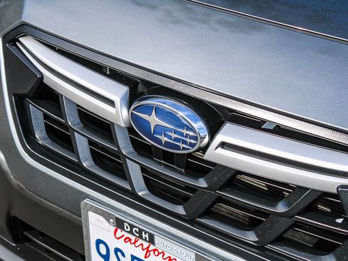 Used 2021 Subaru Crosstrek 2.0i Premium w/ Moonroof Package AWD/4WD image 9