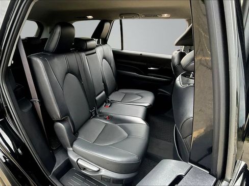 Used 2024 Toyota Grand Highlander AWD image 27
