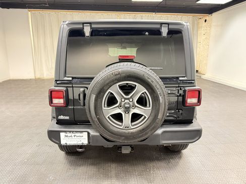 Used 2022 Jeep Wrangler Unlimited Sport image 4