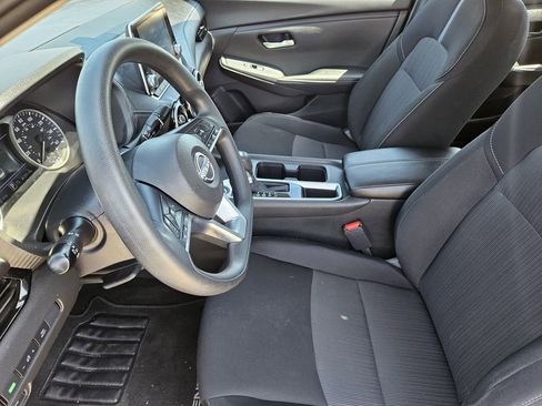 Used 2025 Nissan Sentra SV FWD image 9