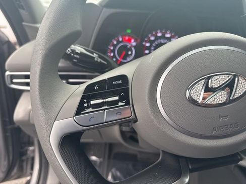 Used 2023 Hyundai Elantra SEL image 21