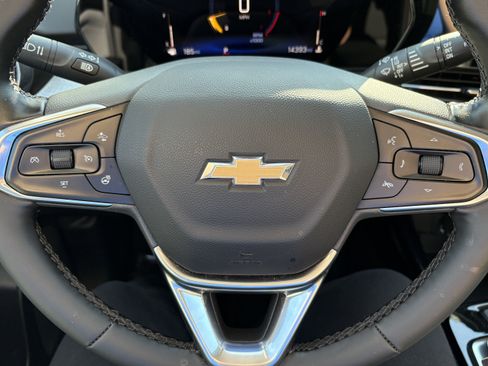 Used 2024 Chevrolet Trax LT w/ LT Convenience Package image 19