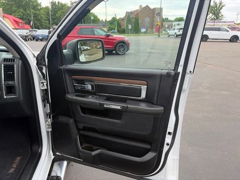Used 2017 RAM 1500 Laramie AWD/4WD image 25