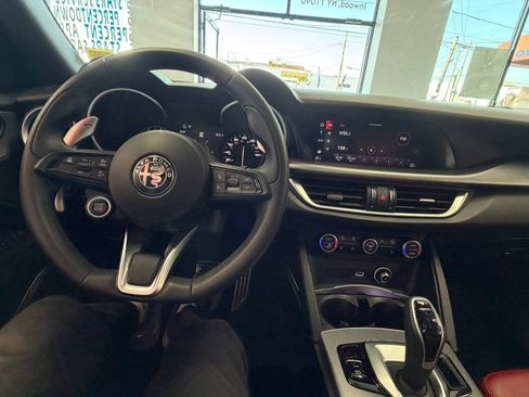 Used 2023 Alfa Romeo Stelvio Veloce AWD/4WD image 61