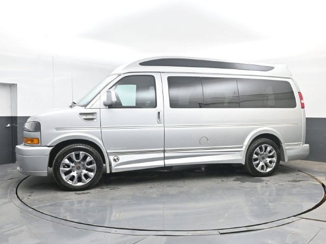 Used 2022 GMC Savana 2500 w/ Enhanced Convenience Package RWD image 11