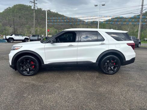 Used 2022 Ford Explorer ST w/ Equipment Group 401A AWD/4WD image 2