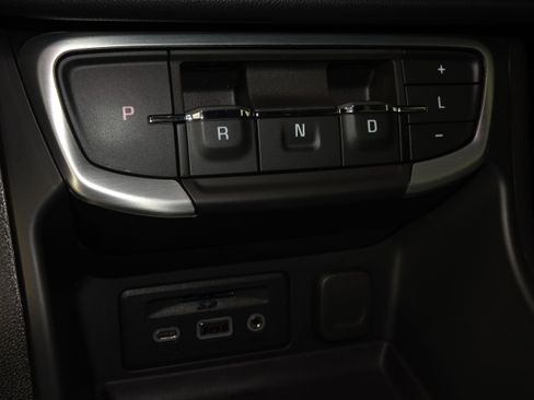 Used 2023 GMC Terrain SLT w/ LPO, Floor Liner Package image 27