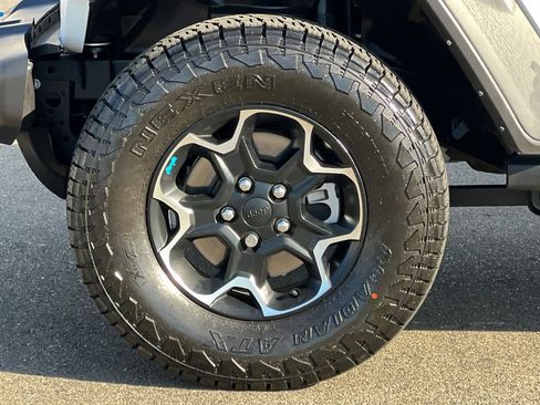 Used 2022 Jeep Wrangler Unlimited Rubicon 4xe image 32