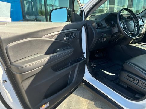Used 2023 Honda Ridgeline RTL-E image 9