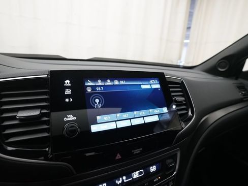 Certified 2025 Honda Passport EX-L image 6