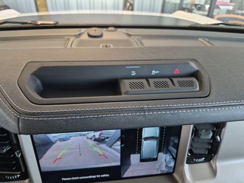 Used 2025 Ford Bronco Outer Banks image 39
