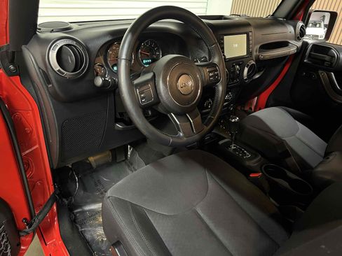 Used 2015 Jeep Wrangler Unlimited Sport w/ Quick Order Package 24S AWD/4WD image 3