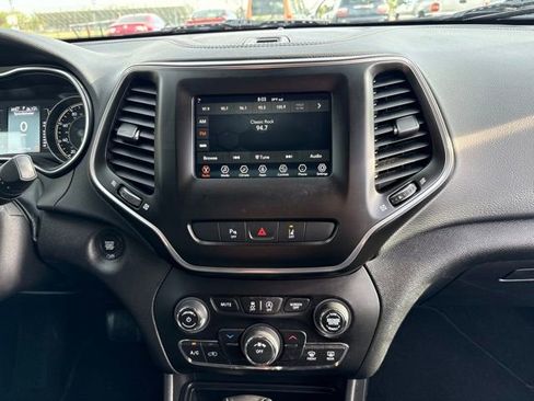 Used 2021 Jeep Cherokee Latitude Lux w/ Trailer Tow Group AWD/4WD image 9