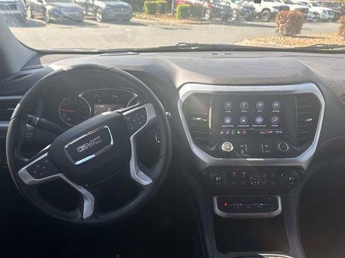 Used 2023 GMC Acadia SLE w/ Driver Convenience Package image 4