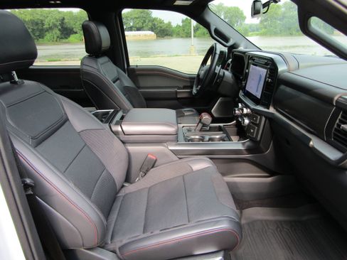 Used 2025 Ford F150 Raptor AWD/4WD image 17