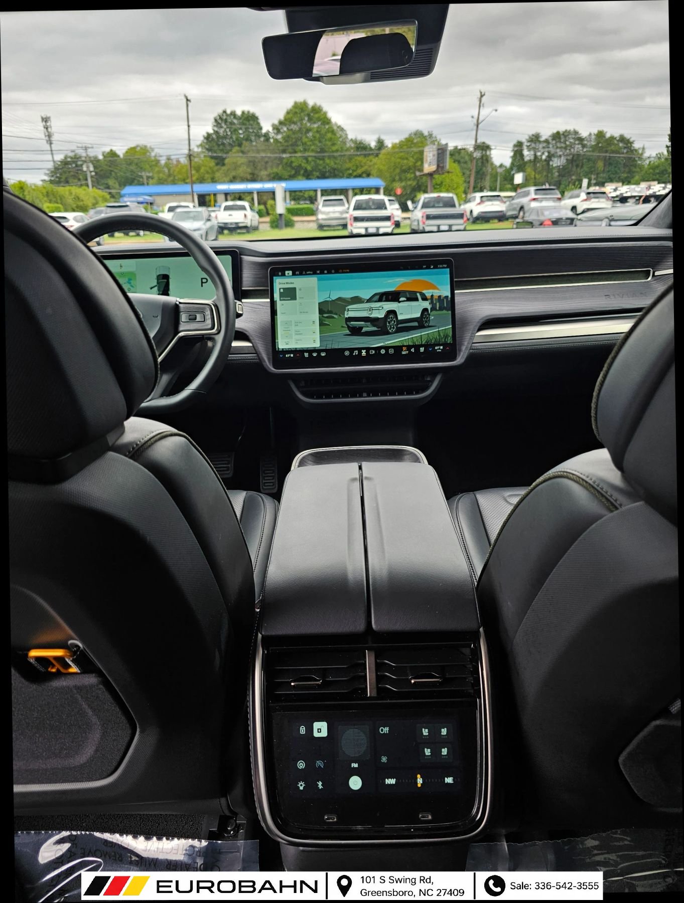 Used 2025 Rivian R1S Adventure Dual AWD/4WD image 18