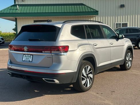 Used 2025 Volkswagen Atlas SE AWD/4WD image 6