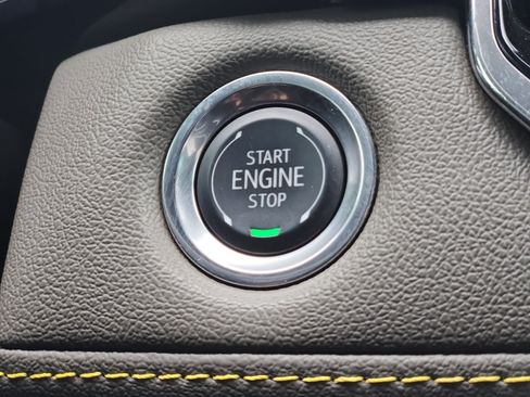 Used 2025 Chevrolet Colorado ZR2 w/ Technology Package AWD/4WD image 28