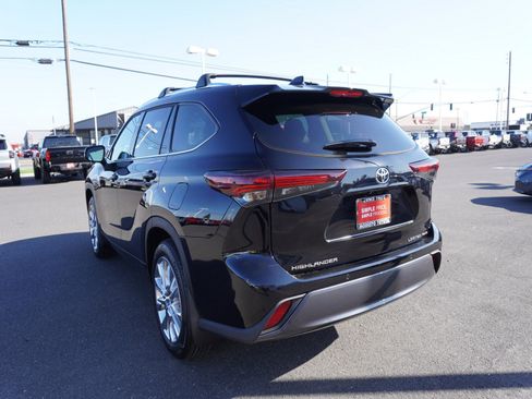 New 2026 Toyota Highlander Limited image 7