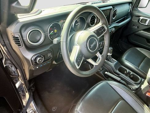 Used 2023 Jeep Wrangler Unlimited Sahara w/ Cold Weather Group AWD/4WD image 10
