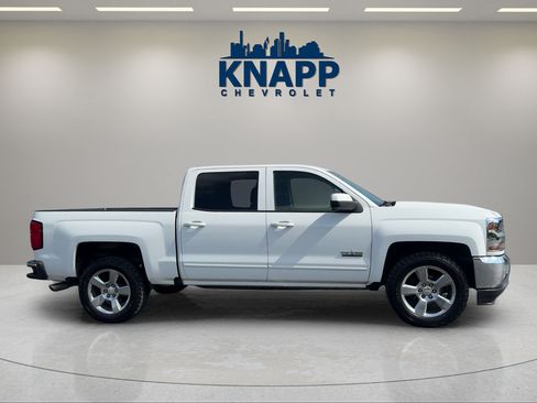 Used 2018 Chevrolet Silverado 1500 LT w/ Texas Edition RWD image 4