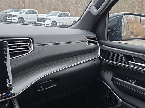 Used 2024 Jeep Wagoneer Series II image 24