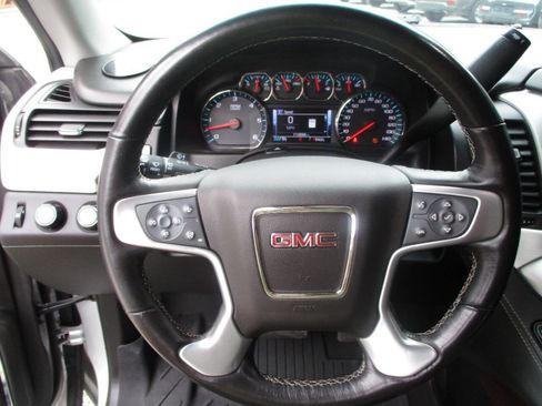 Used 2019 GMC Yukon SLT w/ Premium Edition AWD/4WD image 17