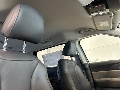 New 2026 Kia Carnival EX image 14
