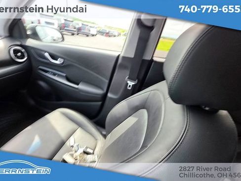 Used 2022 Hyundai Kona Limited w/ Winter Weather Package AWD/4WD image 11