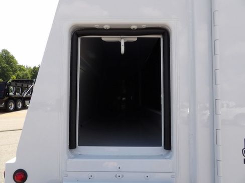 Used 2024 Ford E-350 and Econoline 350 Super Duty w/ Driver's Safety Package RWD image 39