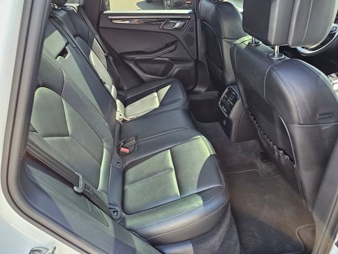 Used 2025 Porsche Macan AWD/4WD image 13