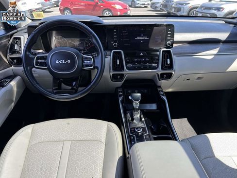 Used 2023 Kia Sorento S w/ Panoramic Sunroof Package AWD/4WD image 13