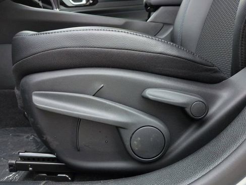 New 2026 Jeep Compass Latitude image 19