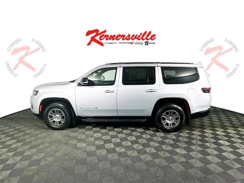 Used 2023 Jeep Wagoneer 2WD image 4