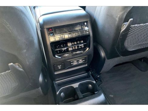 Used 2024 Jeep Grand Cherokee L Limited w/ Luxury Tech Group II image 36