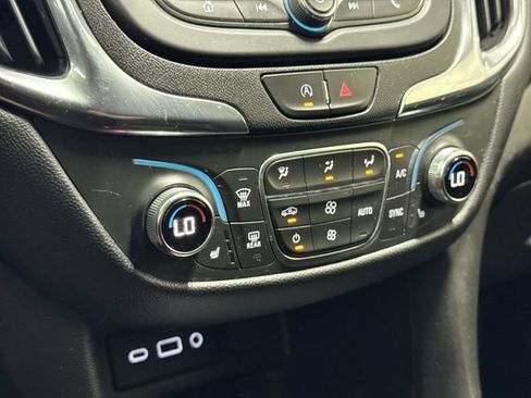 Used 2022 Chevrolet Equinox LT FWD image 19