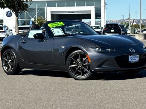 Used 2016 MAZDA MX-5 Miata Club RWD image 2