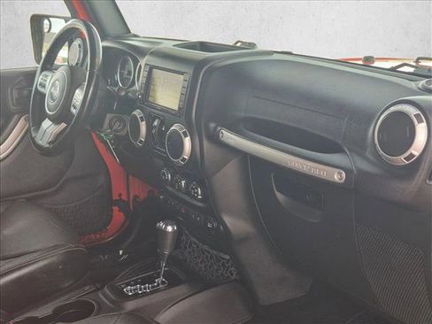 Used 2015 Jeep Wrangler Unlimited Rubicon AWD/4WD image 19