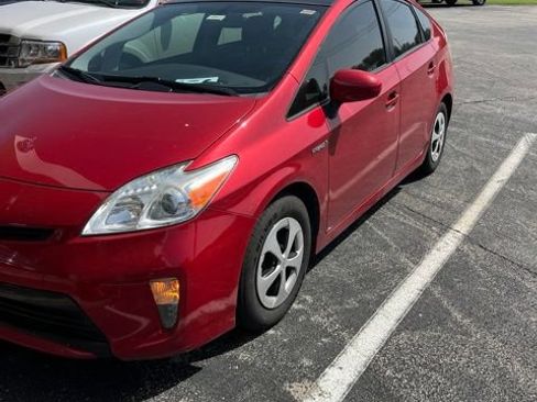 Used 2014 Toyota Prius Four w/ Solar Roof Package FWD image 2