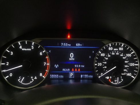 Used 2024 Nissan Altima 2.5 SV FWD image 23
