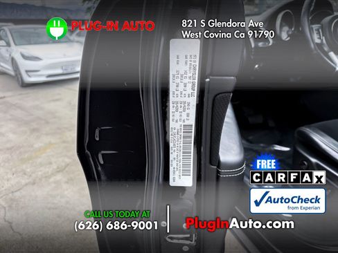 Used 2012 Jeep Grand Cherokee SRT8 w/ Luxury Group II AWD/4WD image 9
