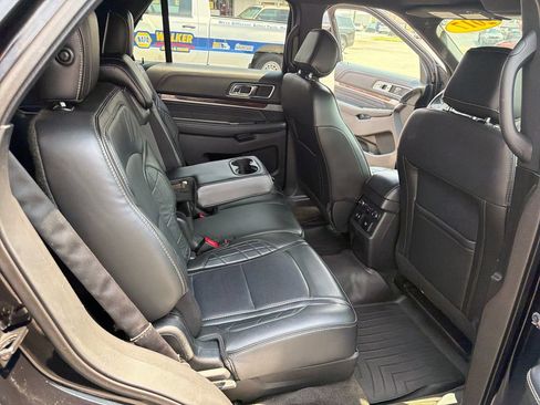 Used 2017 Ford Explorer Platinum AWD/4WD image 47
