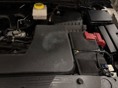 Used 2025 Nissan Pathfinder SV image 23