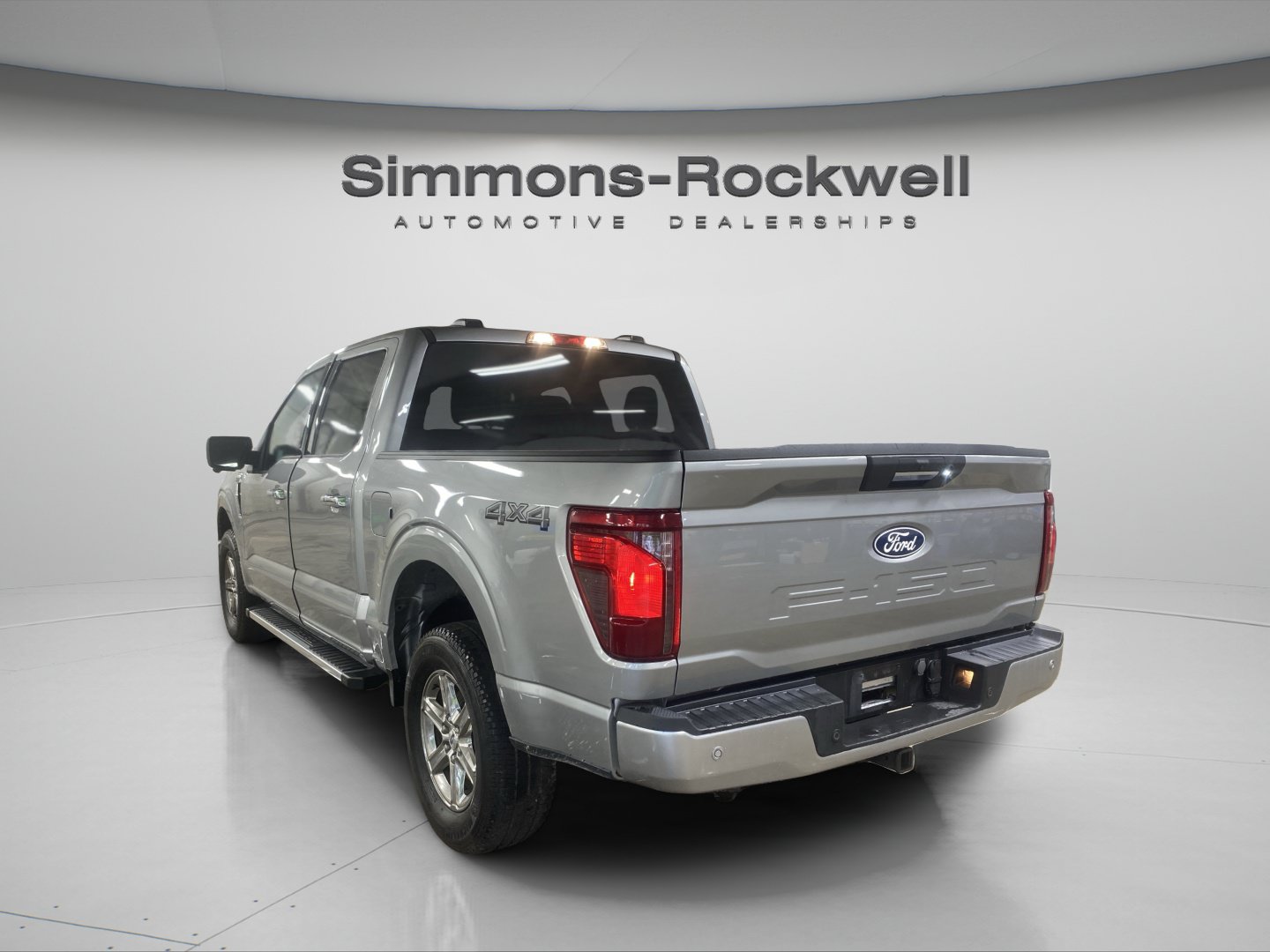 Used 2024 Ford F150 XLT AWD/4WD image 3