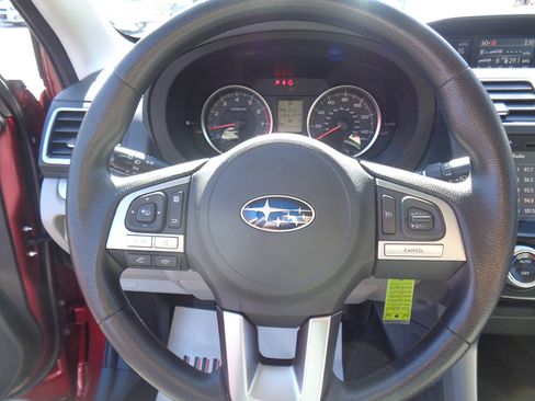 Used 2018 Subaru Forester 2.5i Premium w/ All-Weather Package image 17