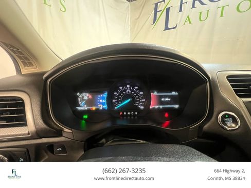 Used 2018 Ford Fusion SE w/ Fusion SE Technology Package FWD image 14