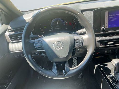 Used 2025 Toyota Camry SE FWD image 13