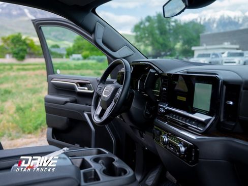 Used 2023 GMC Sierra 1500 Elevation image 18